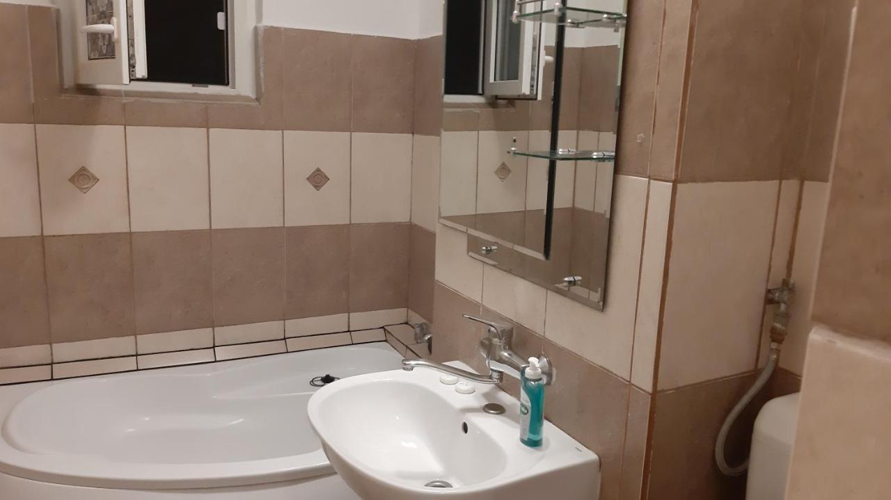 Studio Timpuri Noi 50 Bukares Bagian luar foto